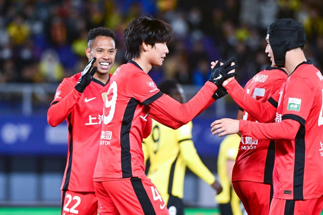 开云体育官网-上港队长发挥出色，率领球队取得连胜的简单介绍