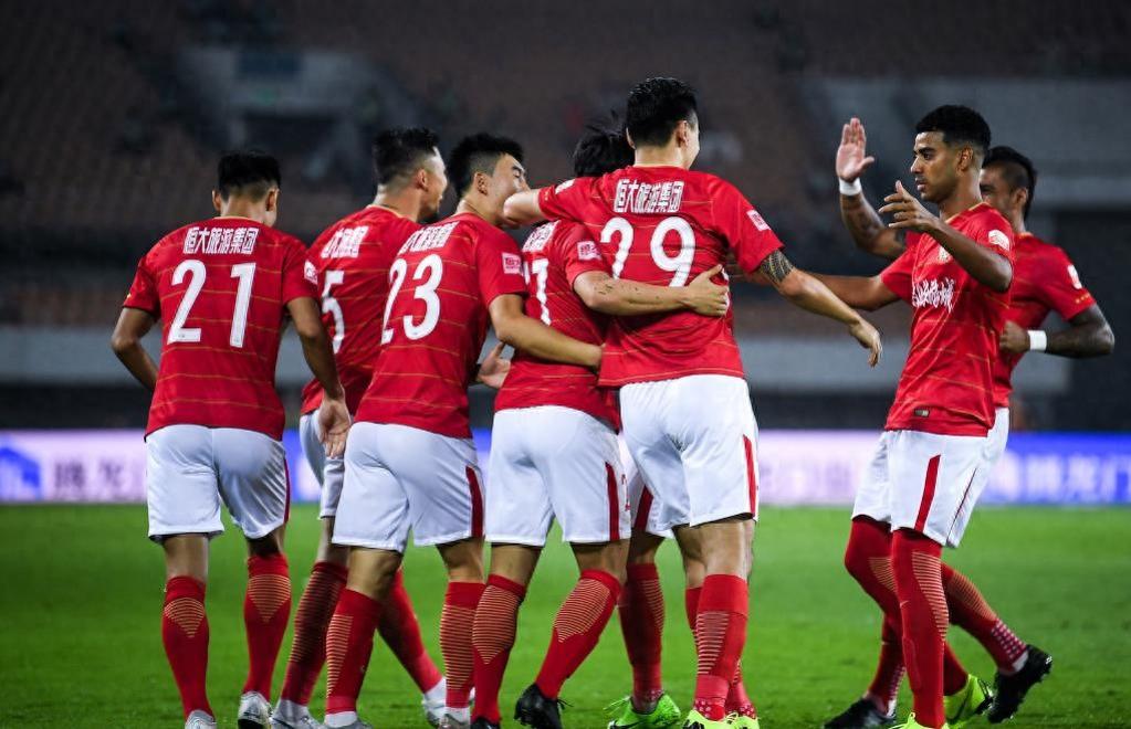 上港队长发挥出色，率领球队取得连胜的简单介绍