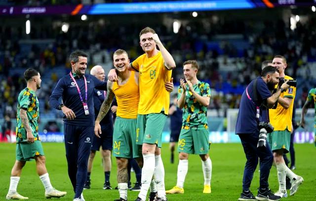 开云体育官网-澳大利亚足球火热角逐，晋级四强