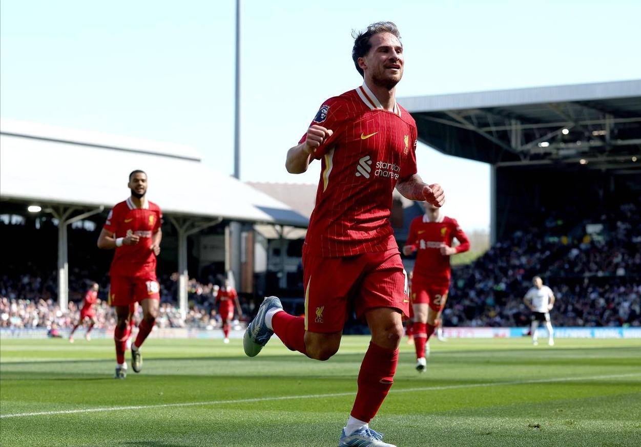 开云体育APP下载-银河战舰球队正式宣布引进新中场球员，备战欧洲联赛