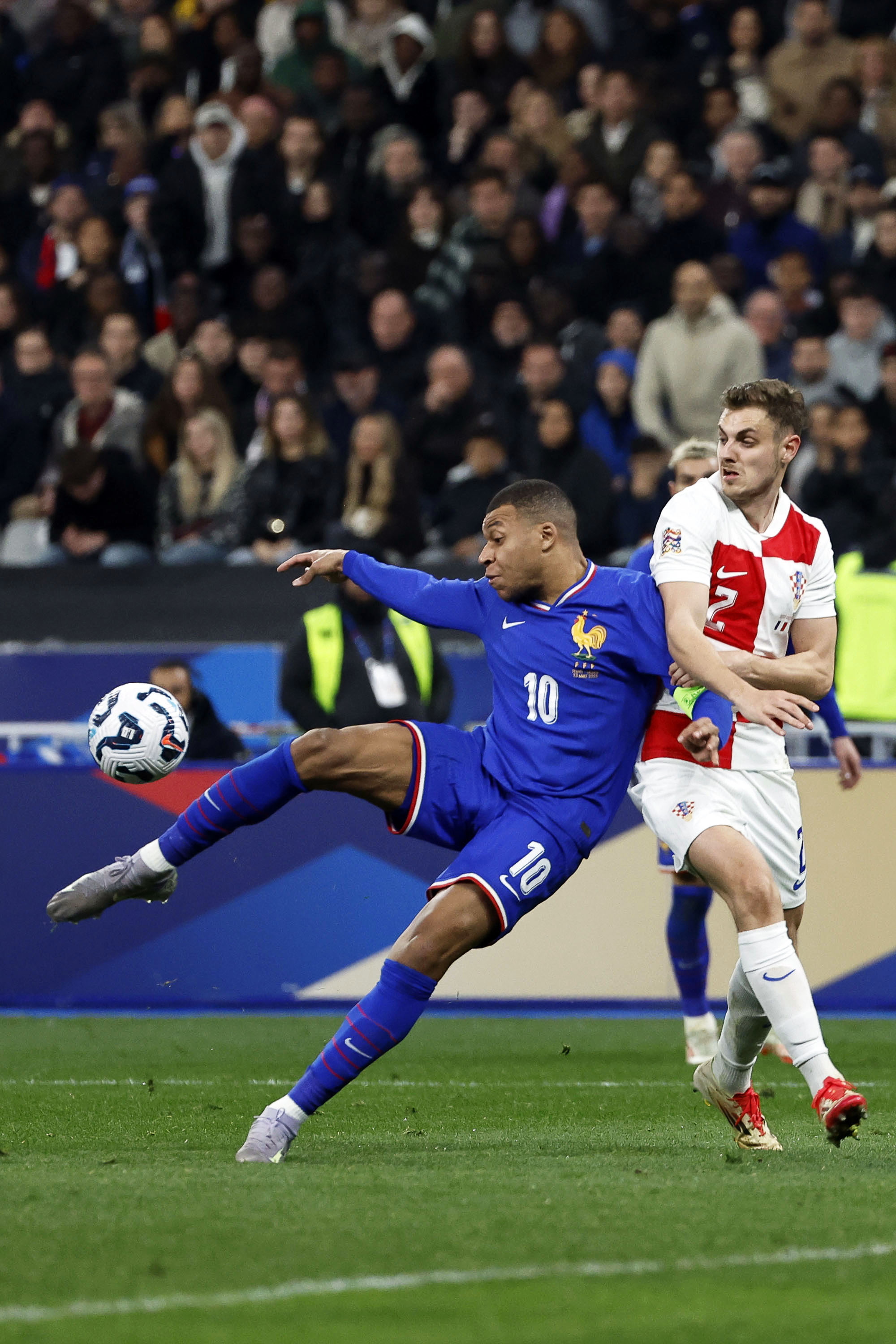 欧国联盛况众看点，球场上的对决紧张刺激