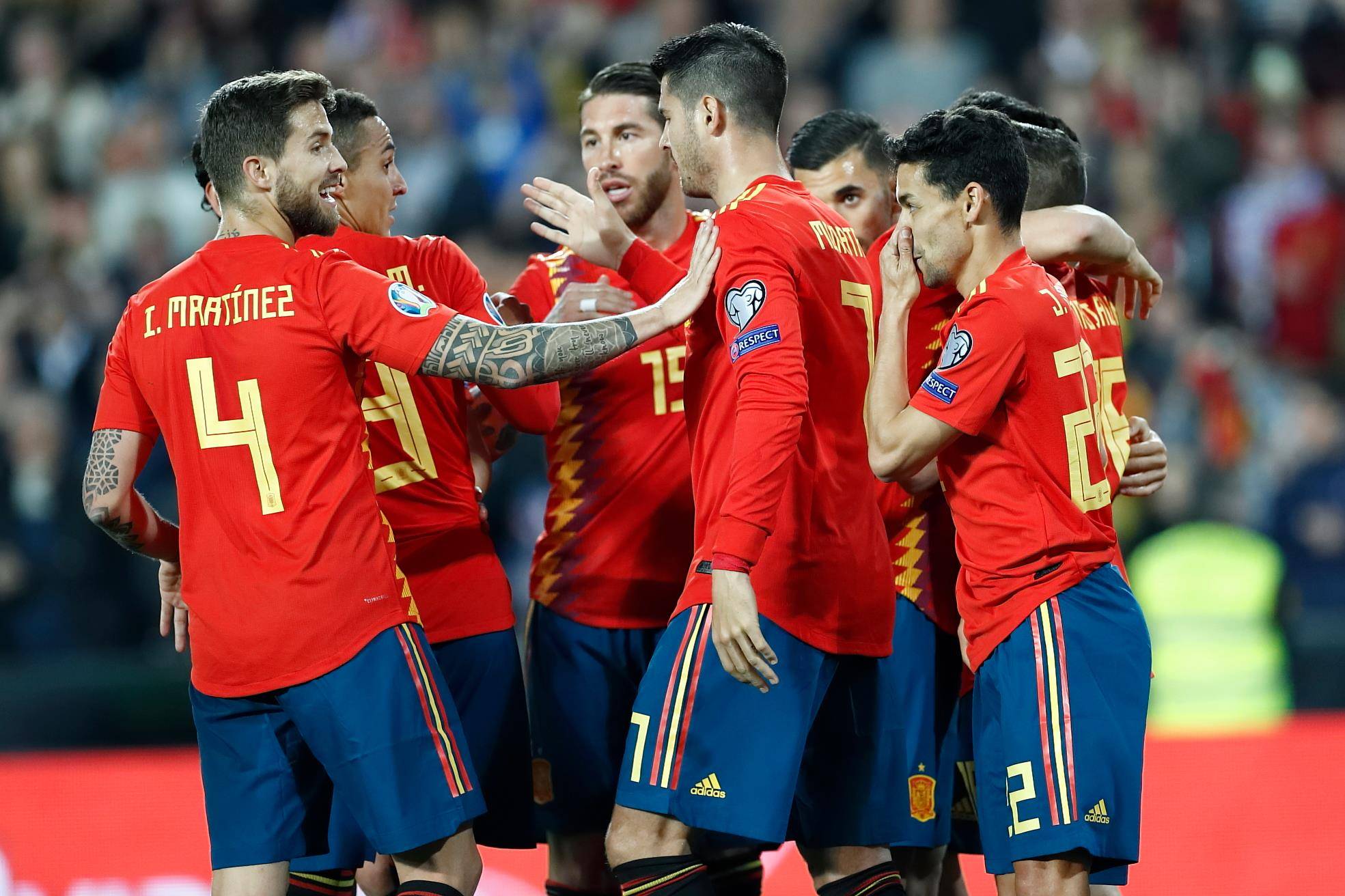 欧国联比赛引发激烈讨论,球迷心情沸腾 欧国联比赛引发激烈讨论,球迷心情沸腾