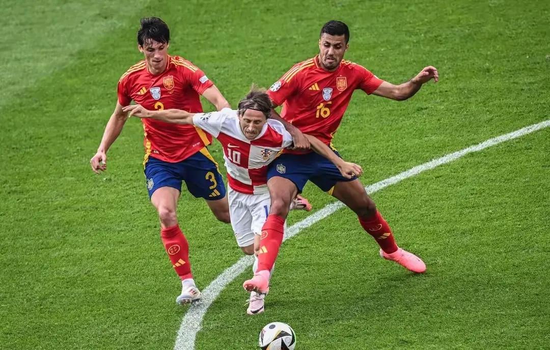 西班牙队在关键比赛中取胜,锁定欧洲杯资格 西班牙队在关键比赛中取胜,锁定欧洲杯资格