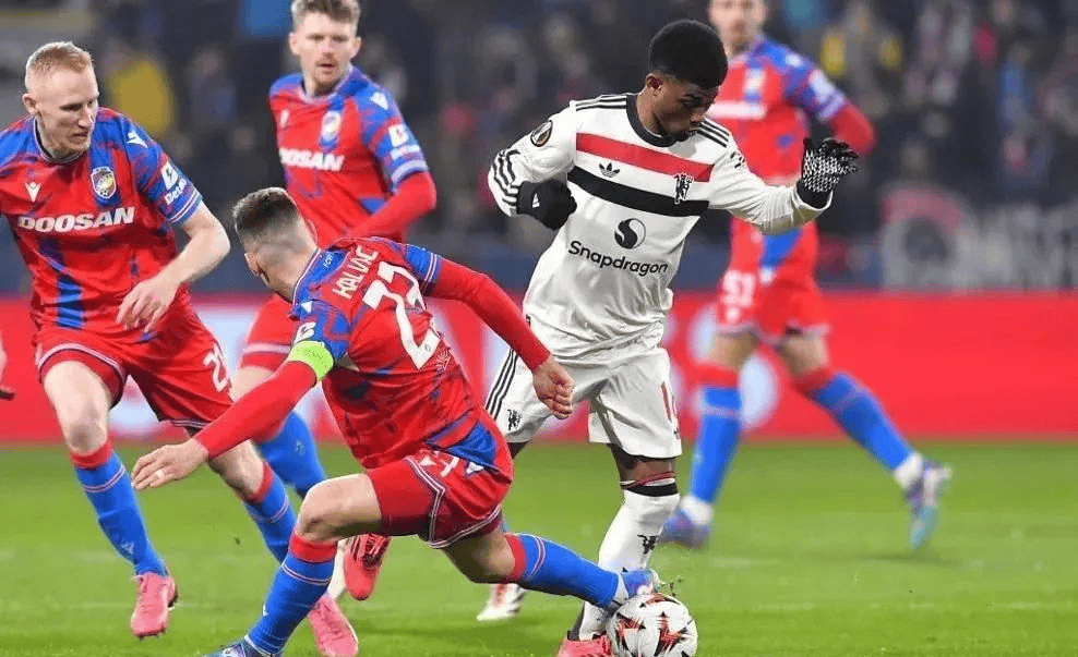 本菲卡连胜曼联！吉鲁接助攻攻破葡萄牙铁闸