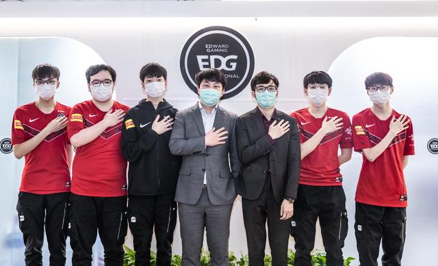 WBG翻盘LGD，Scout开启传奇时刻焦点之战成都决赛之夜，留下经典瞬间