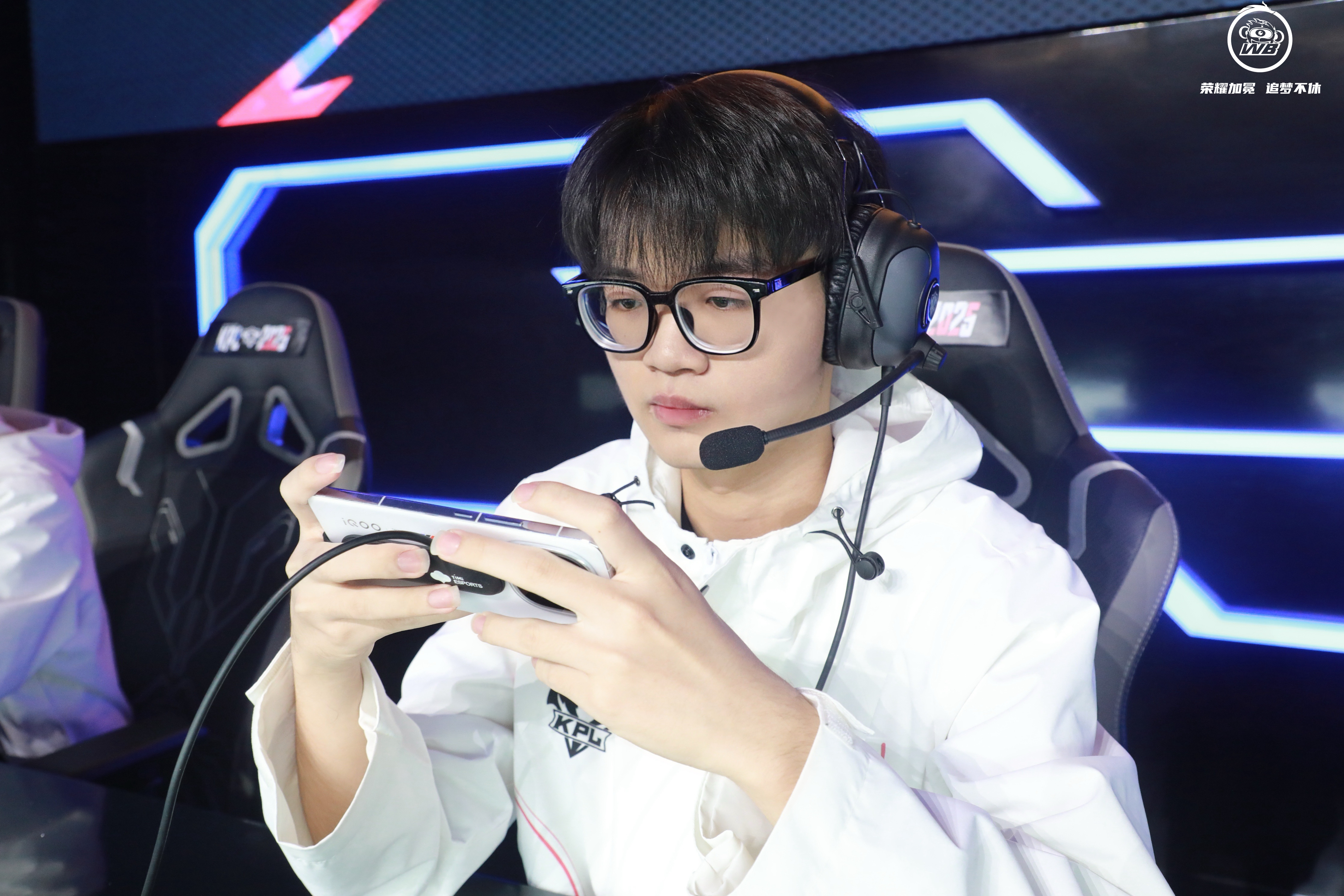 关于WBG轻取T1，Xiaohu完成史诗逆转峡谷大战八强赛，留下经典瞬间的信息