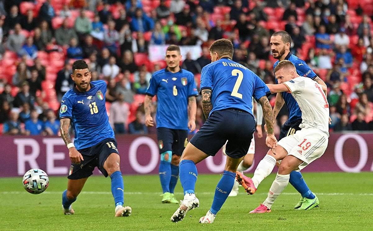 佛罗伦萨客场击败那不勒斯，反击速度惊人