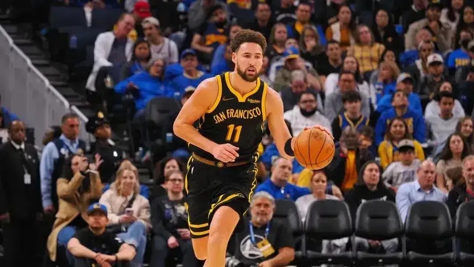 勇士再遭溃败，汤普森防守火力全无