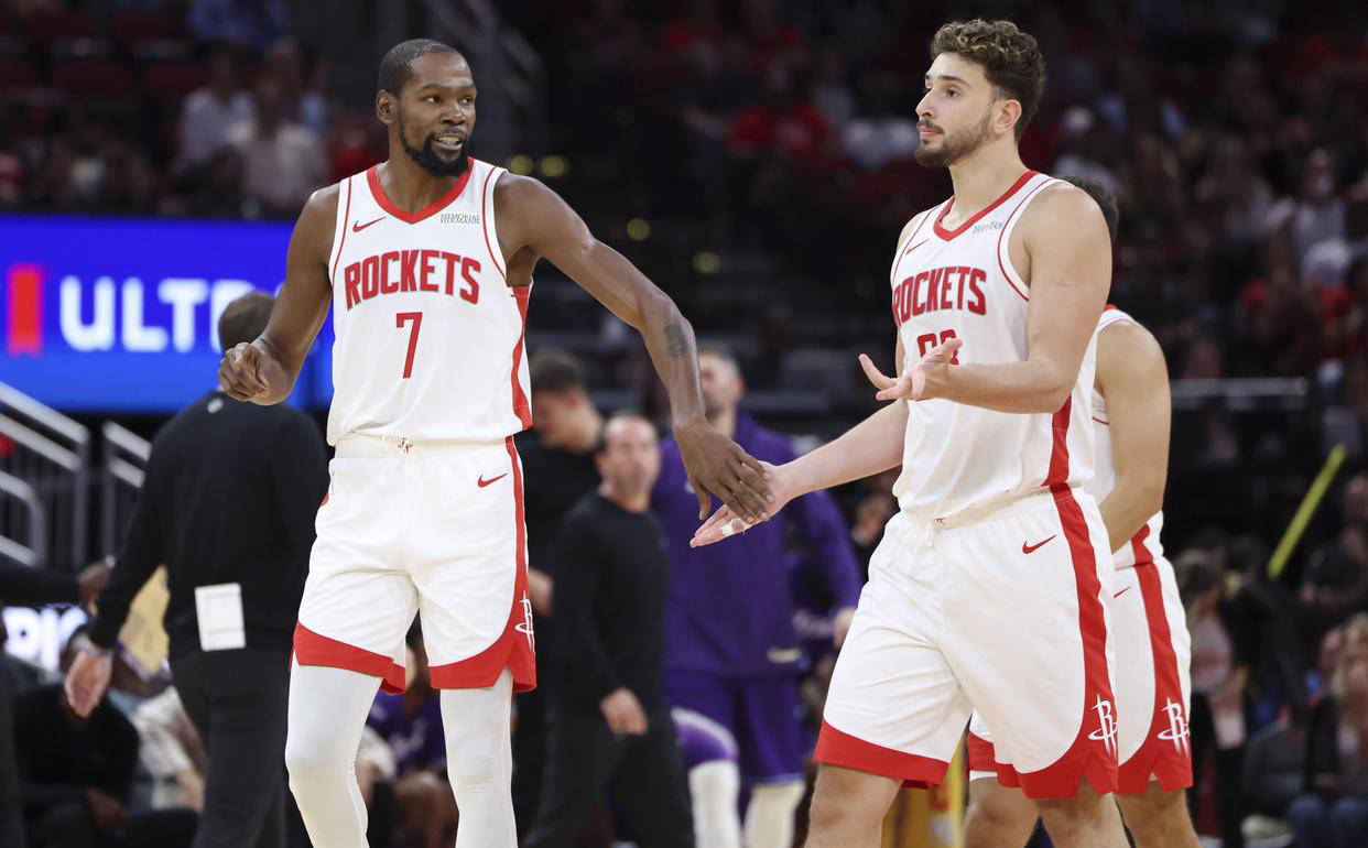 鹈鹕队惨败火箭队，遭遇季后赛止步