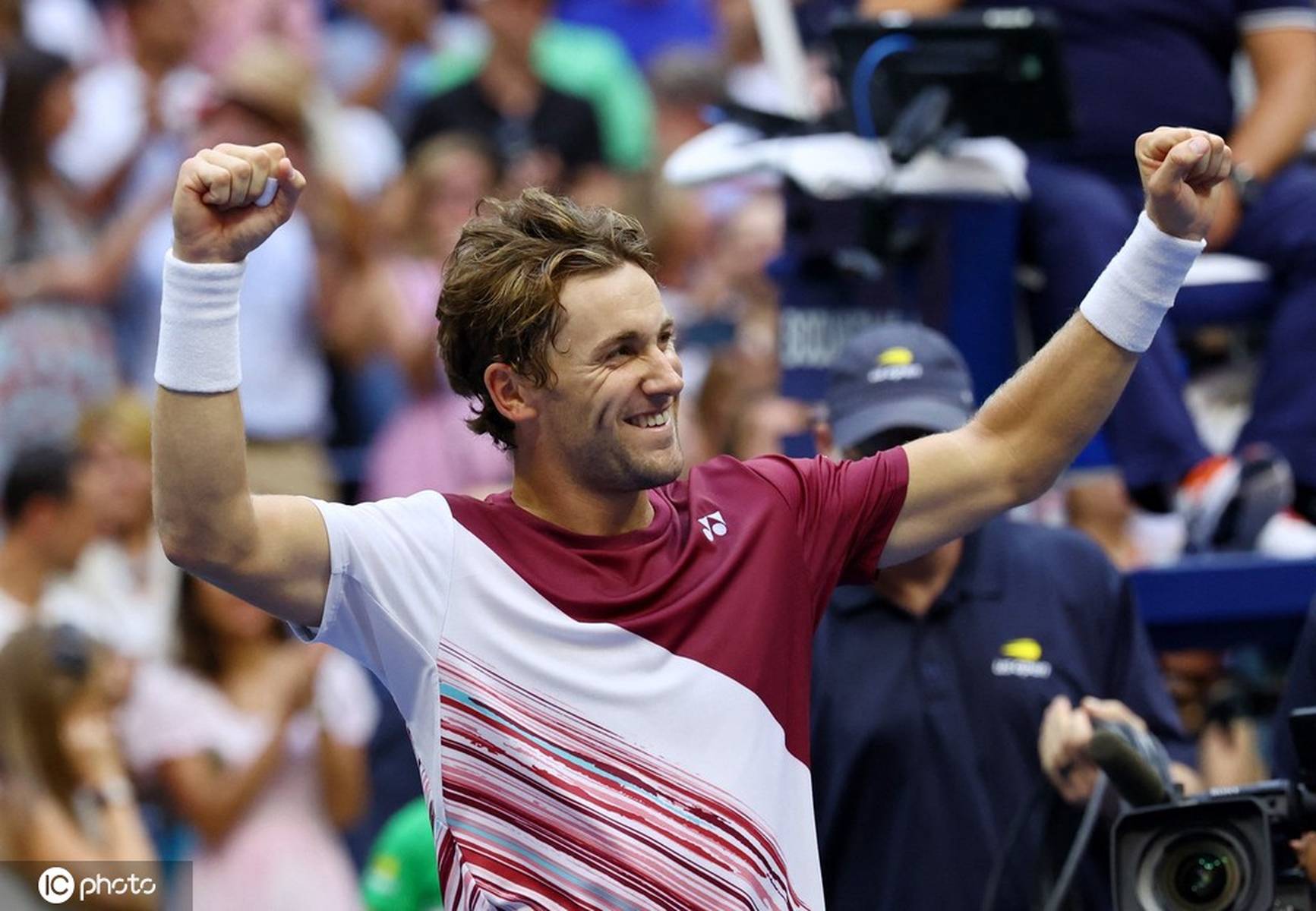 包含美网险胜戴维斯杯，鲁德关键制胜的词条