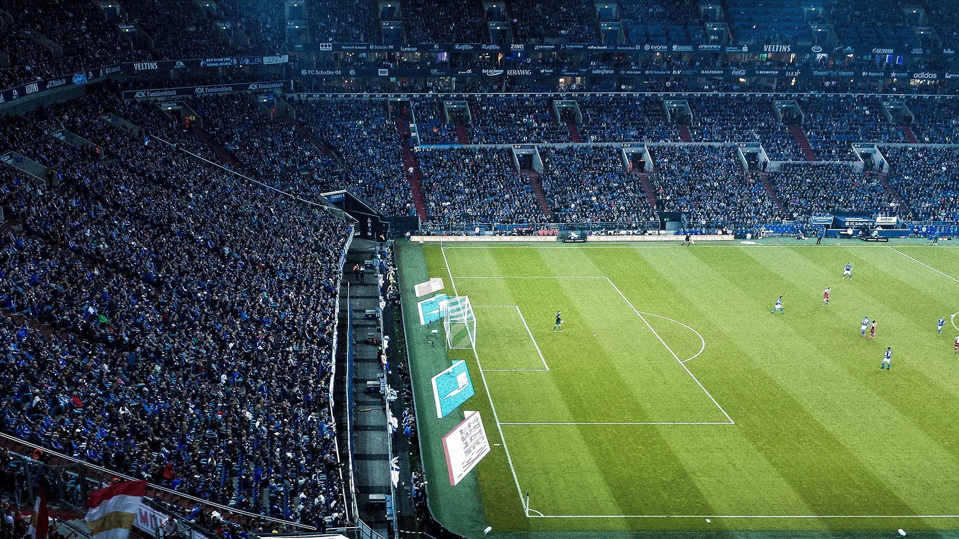 意甲烽火燃战意，秘鲁决胜定乾坤—足球世界的双重奏与马里之夜的回响