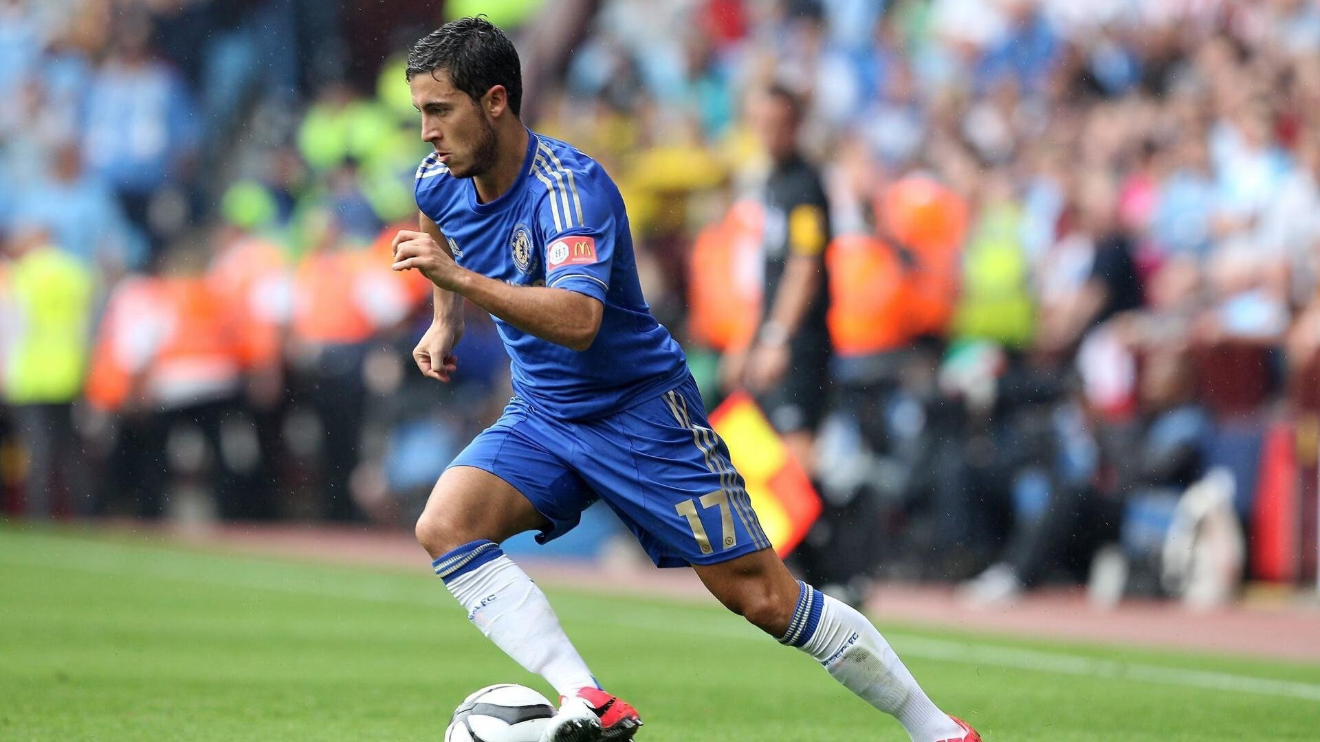 跨界之战，绿茵场与乒乓桌的双重奏