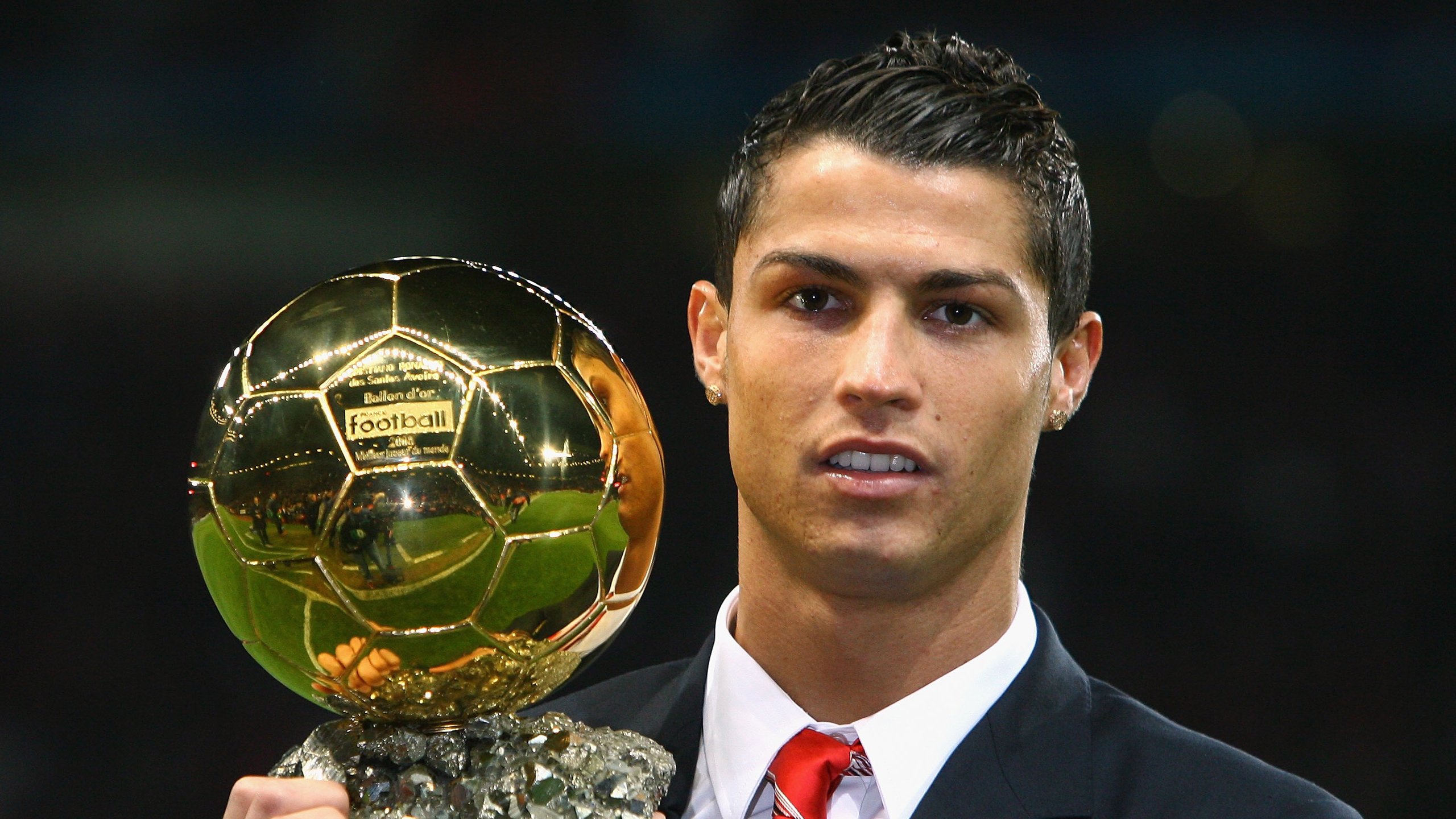 网球的减法胜利，当拉沃尔杯轻取温网叙事，西西帕斯成时代注脚